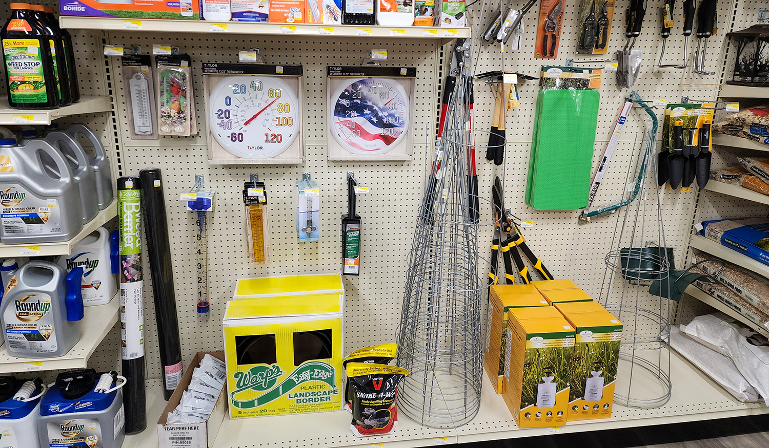 Inside-Store-Supplies-Gardening